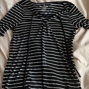 American Eagle half sleeve shirt